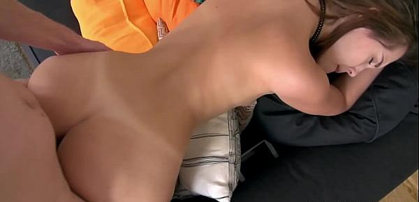 trendsZoe Doll has sex and gives a blowjob on a sofa